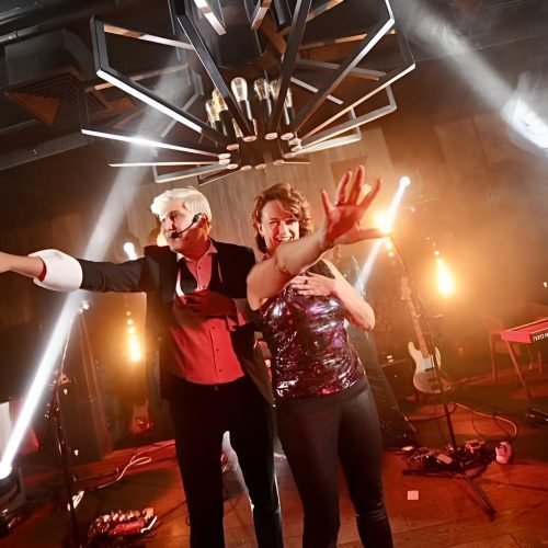 corporate magician miami david frost at business event