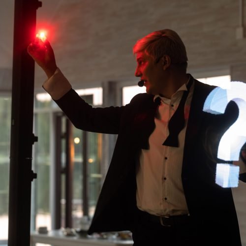 david frost magician performing for corporate audience